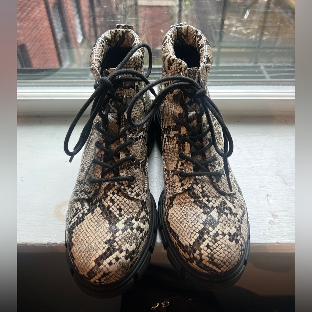 Chinese Laundry Snakeskin lace up Booties!